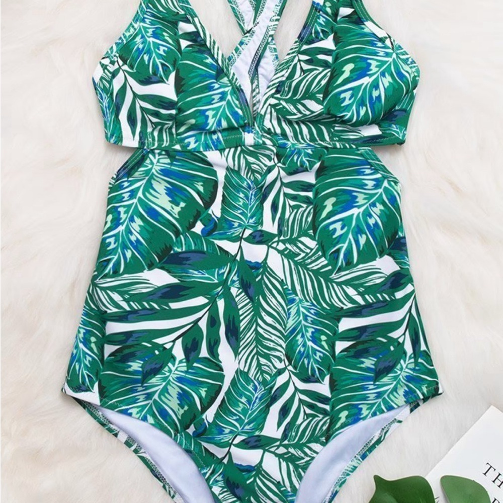 Cupshe Green and Blue Cut out palm print swim suit NWT - Picture 3 of 12